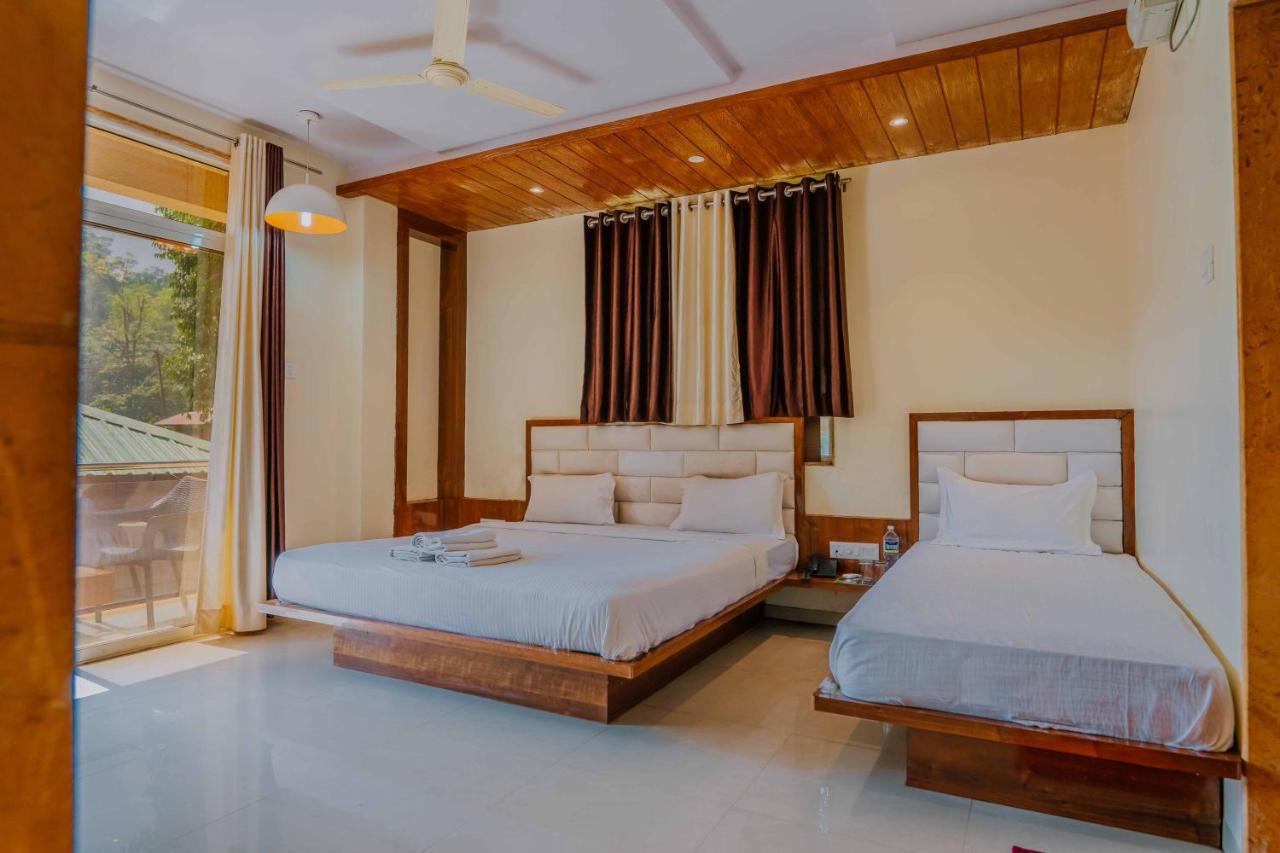 The Oak Woods Hotel Mahābaleshwar Екстериор снимка