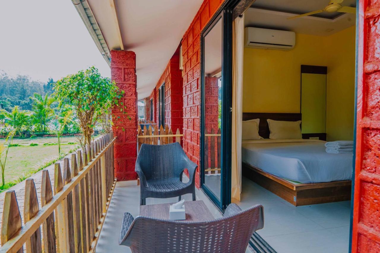 The Oak Woods Hotel Mahābaleshwar Екстериор снимка
